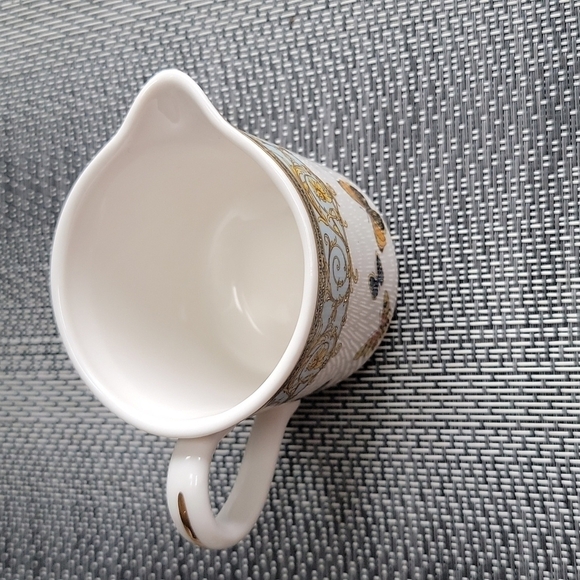 NEW Creamer Blue Butterfly by GRACE'S TEAWARE - Picture 3 of 7